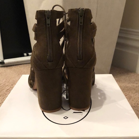 Brand new Steve Madden Hal heels - Picture 4 of 5